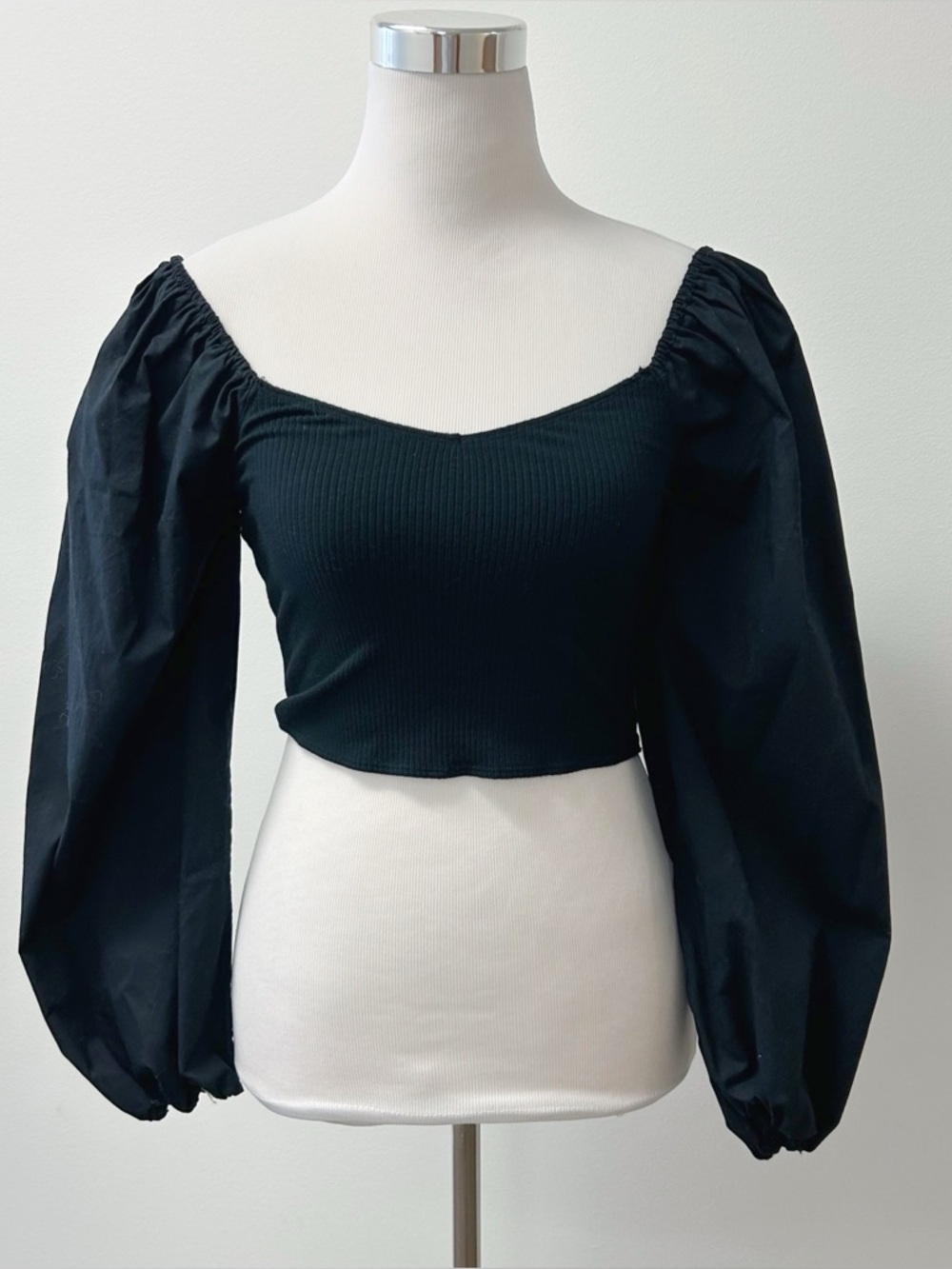 Abercrombie & Fitch • Balloon Sleeve Crop Top